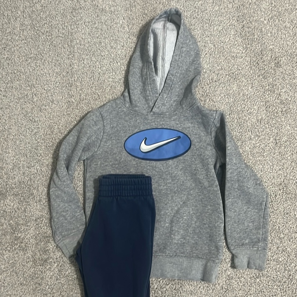 Nike Set grey hoodie and navy pants GUC SIZE 4